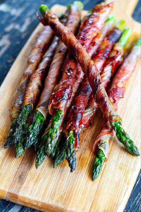 Wrapped Asparagus, Prosciutto Wrapped, Bacon Wrapped Asparagus, Prosciutto Wrapped Asparagus, Easter Dinner Recipes, Giada De Laurentiis, Keto Paleo, Thanksgiving Appetizers, Snacks Für Party