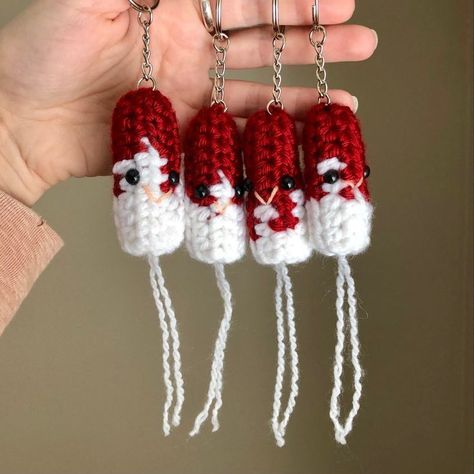 Galentines Gifts Crochet, Tampon Earrings, Crochet Tampon, Funny Keychain, Бисер Twin, Easy Crochet Animals, Crochet Humor, Crochet Design Pattern, Beginner Crochet Projects