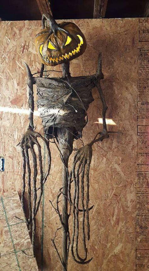 Scary Pumpkin Halloween Decorations, Diy Rotting Pumpkin, Hollween Idea, Pumpkin Sentinel, Scary Halloween Decorations Outdoor Diy, Creepy Halloween Decor, Pumpkin Sculpture, Indoor Halloween Decorations, Strašidelný Halloween