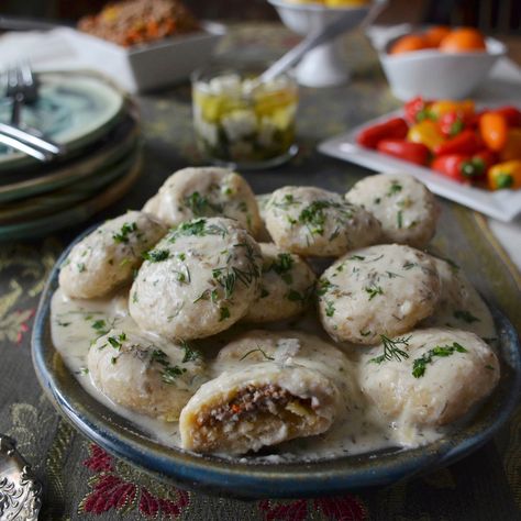 Kurdish Dumplings in Yogurt | Food Kurdish Recipes, Chaldean Food, Healthy Hamburger Meat Recipes, Kurdish Cuisine, Syrian Recipes, Healthy Hamburger, Kurdish Food, Georgian Food, Healthy Ground Beef