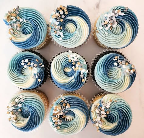 Cupcake Icing Designs, Baby Boy Cupcakes, Fathers Day Cupcakes, Cap Cake, Cupcake Decorating Tips, Cupcakes For Boys, Fancy Cupcakes, Blue Cupcakes, Cupcake Cake Designs