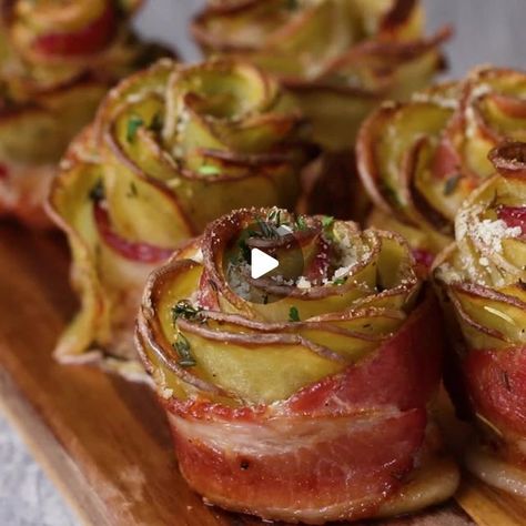 3M views · 165K likes | tastyuk on Instagram: "Bacon wrapped potato roses. Who will you give this rose to? 🌹  🔗Recipe link in bio" Potato Roses, Bacon Wrapped Potatoes, Bacon Roses, Christmas Dining Table Decor, Dried Rosemary, Traditional Thanksgiving Menu, Gold Potatoes, Thanksgiving Dinner Menu, Christmas Homescreen