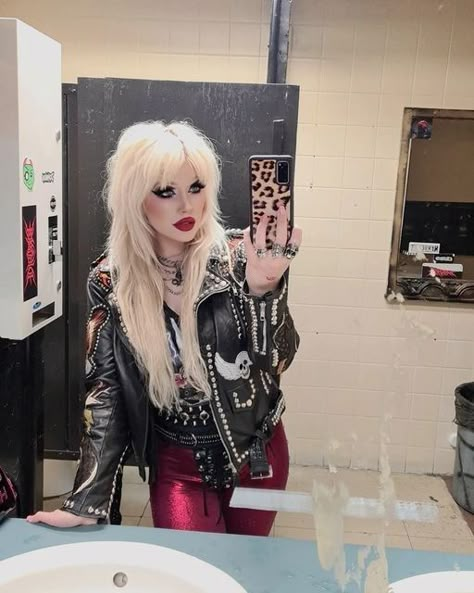 80s Outfits Rocker Women, Glam Metal Hairstyles, 80s Heavy Metal Makeup, 80s Metal Hair Women, 80s Hairstyles Rock, 80s Metal Aesthetic Women, Motley Crue Haircut Women, Hair Metal Outfit, 80s Rock Outfit Ideas