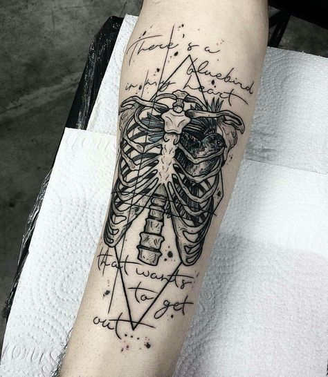 Tattoos Arm Mann, Anatomical Tattoos, Anatomy Tattoo, Unique Tattoos For Men, Skeleton Tattoo, Skeleton Tattoos, Geniale Tattoos, Small Arm Tattoos, Oc Inspo