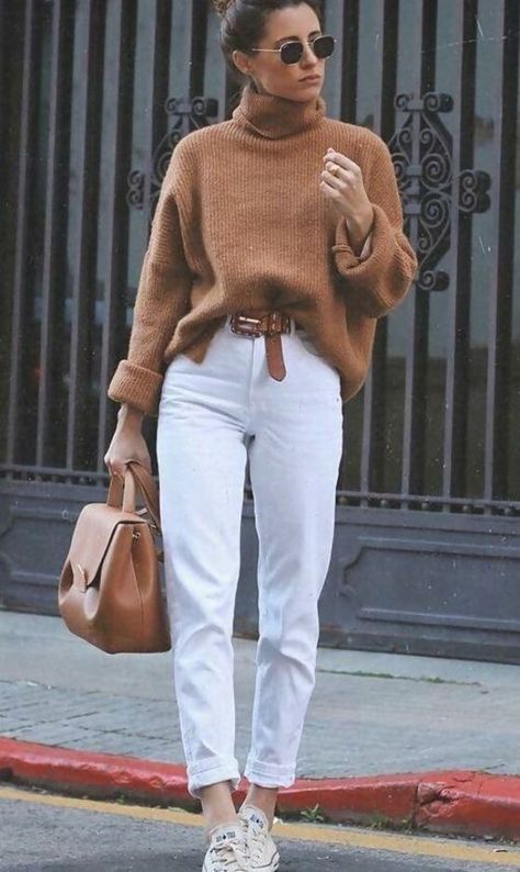 White Jeans Winter, Pretty Winter Outfits, Winter Mode Outfits, White Jeans Outfit, Fashion Friday, Outfit Jeans, Looks Chic, 가을 패션, White Pants