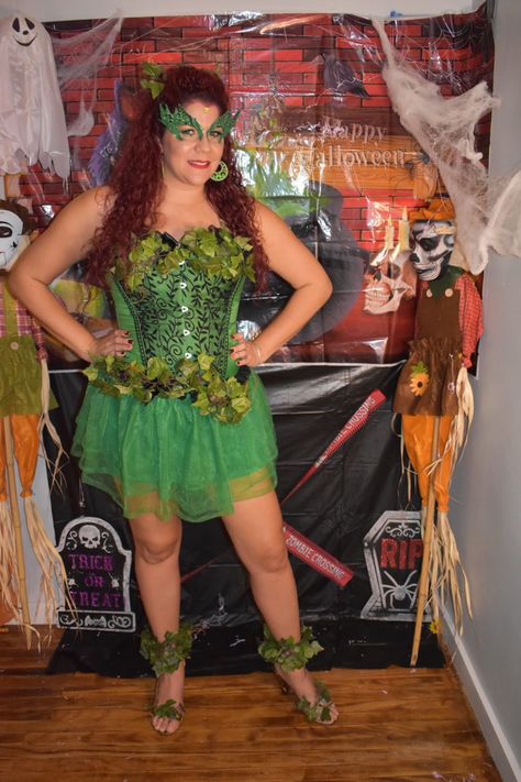 My Poison Ivy DIY costume ... super easy, but super cute and fun to recreate! Easy Poison Ivy Costume Diy, Poison Ivy Costume Diy, Poison Ivy Costume, Ivy Costume, Poison Ivy Costumes, Diy Costume, Costume Diy, Halloween Looks, Poison Ivy