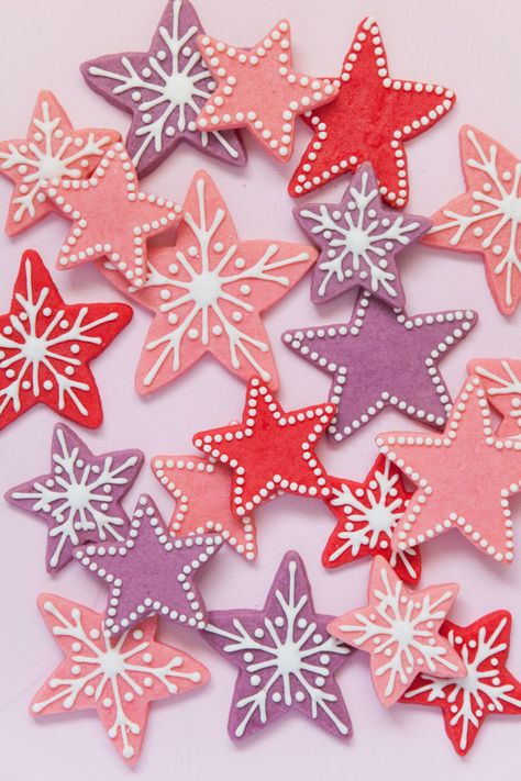 Star Christmas Cookies, Star Cookies Decorated, Star Sugar Cookies, Christmas Cutout Cookies, Painted Cookies, Christmas Sugar Cookies Decorated, Star Shaped Cookies, Cute Christmas Cookies, Christmas Cutouts