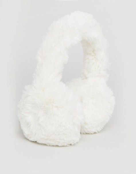 White Fur Earmuffs, White Winter Accessories, White Fur Accessories, White Earmuffs Aesthetic, Earmuffs White, White Earmuffs, Fluffy Earmuffs, Fur Earmuffs, Fur Accessories