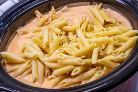 Creamy Buffalo Sauce, General Tao Chicken, Crock Pot Buffalo Chicken, Chili Healthy, Clean Dinner Recipes, Crockpot Buffalo Chicken, Crockpot Pasta, Buffalo Chicken Pasta, Chicken Crockpot Recipes Easy