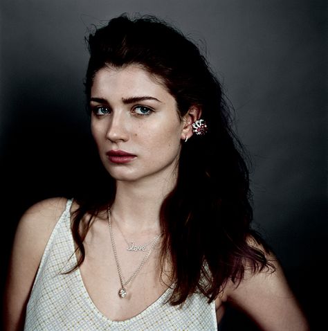 EVE HEWSON  The 21-year-old daughter of the U2 frontman Bono and the eco-fashion mogul Ali Hewson puts her pedigree to good use this spring: she appears in ‘‘This Must Be the Place’’ alongside Frances McDormand and Sean Penn, who plays an aging rock star. Eve Hewson, Ali Hewson, Holliday Grainger, The Knick, Irish Women, T Magazine, Eco Fashion, Hottest Celebrities, Anton