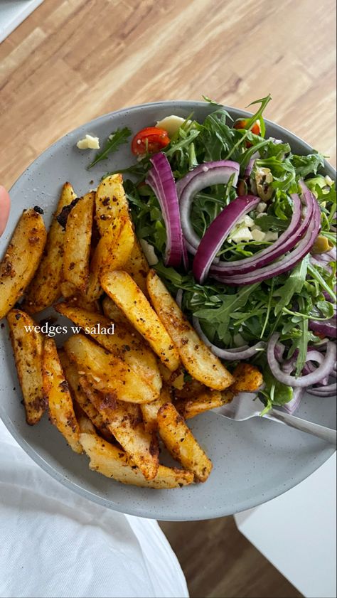 Salad Lunch, Snack Healthy, Pasti Sani, Idee Pasto, Healthy Food Inspiration, Healthy Food Dishes, Läcker Mat, Healthy Lifestyle Food, Healthy Food Motivation