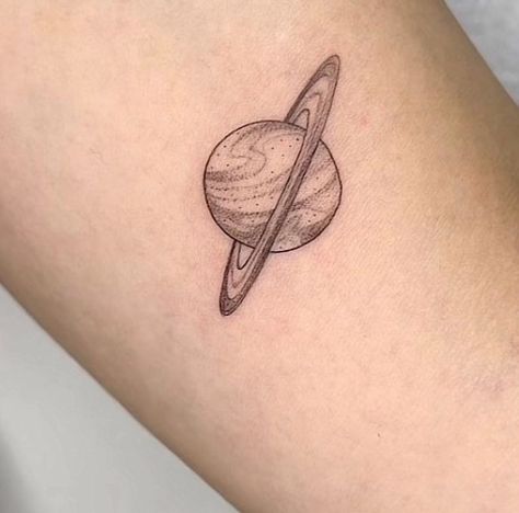 Tattoo Ideas Saturn, 90s Tattoo Flash, Outline Cat Tattoo, Half Sleeve Ideas, Simple Cat Tattoo, Tattoo Half Sleeve, Tv Tattoo, Venus Tattoo, Line Art Simple