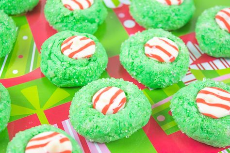 A close up of three grinch blossom christmas cookies. Grinch Blossom Cookies, Grinch Christmas Cookies, Kisses Cookies, Christmas Cookie Dough, Holiday Recipies, Cookies Kids, Grinch Cookies, Xmas Desserts, Future Chef