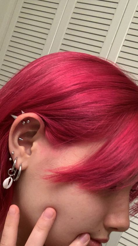 Short Pink Hair Styles, Short Hot Pink Hair, Short Pink Hair Aesthetic, Short Pink Hair With Bangs, Medium Pink Hair, Pink Hair Bangs, Deep Pink Hair, Hot Pink Bob, Pink Hair Short