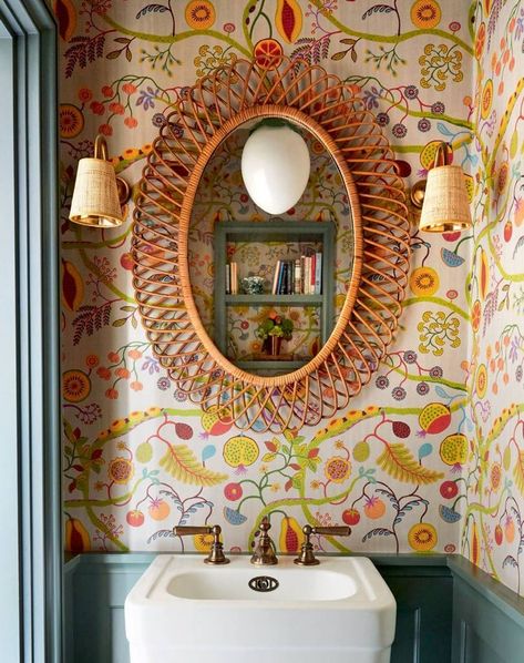 Facebook Jolly Wallpaper, Todhunter Earle, Small Downstairs Toilet, Beata Heuman, English Houses, Small Toilet Room, Victorian Townhouse, Downstairs Loo, Timber Panelling