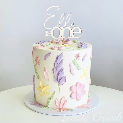 Painted floral buttercream cake Floral Buttercream Cake, Lindt White Chocolate, Crumb Cakes, 1st Bday Cake, Hello Kitty Birthday Cake, Charlotte Cake, Baby Birthday Decorations, Girls Birthday Party Decorations, 1st Birthday Cake Smash