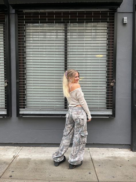 Revice Denim Camo Pants, Camo Pants Aesthetic, Nyc Aesthetic Fashion, Camo Pants Outfits, Camp Pants Outfit, Camo Aesthetic, Camp Pants, Thrift List, Camo Pants Outfit