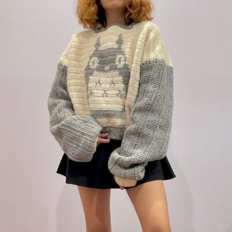 Studio Ghibli Knit Sweater, Totoro Sweater Crochet, Cute Sweater Designs, Christmas Crochet Sweater, Totoro Sweater, Ghibli Crochet, Totoro Crochet, Crochet Sweatshirt, Totoro Amigurumi