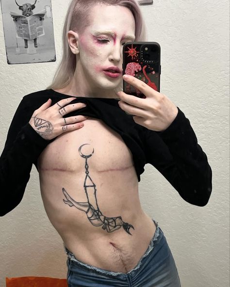 Trans Ftm Tattoo Ideas, Trans Masc Tattoo, Transmasc Tattoo, Nonbinary Top Surgery, Top Surgery Nonbinary, Trans Reference, Transmasc Makeup, Trans Top Surgery, Nonbinary Tattoo