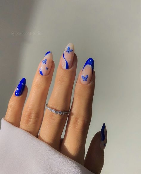 Nails For College, Blue Nail Art Designs, Blue And White Nails, Butterfly Nail Designs, Butterfly Nails, Vibrant Nails, White Nail, Nail Designs Glitter, Butterfly Nail