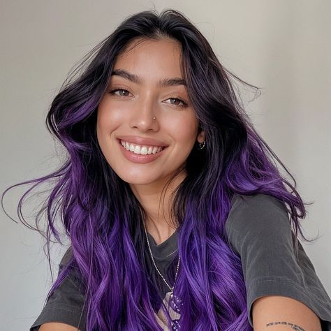 Purple Hair With Dark Roots, Two Tone Purple Hair, Putple Hair, Purple And Black Hair, Purple Roots, Violet Ombre, Best Ombre Hair, Highlight Ideas, Red Blonde