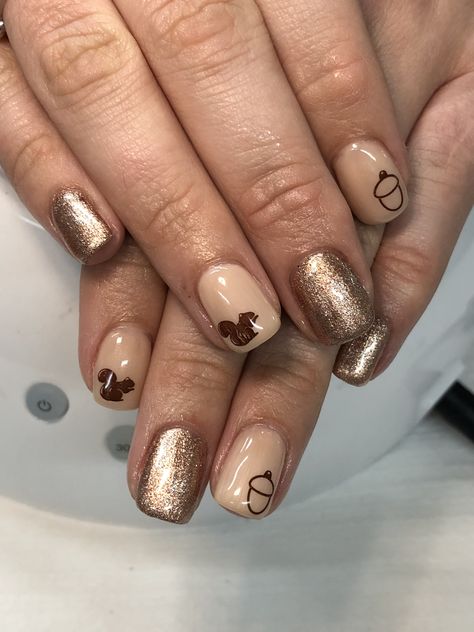 Nude & Rose Gold Fall Squirrel Acorn Fall Gel Nails Squirrel Nail Design, Fall Animal Nails, Squirrel Nail Art, Squirrel Nails, Acorn Nails, Moms Nails, Animal Print Nail Art, Fall Squirrel, Fairy Beauty