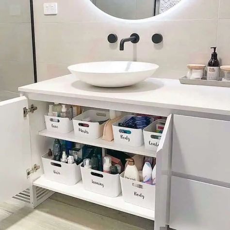 25 Brilliant Ways To Organize Under The Bathroom Sink Diy Bathroom Storage Ideas, Bathroom Sink Decor, Sink Decor, Bathroom Cabinet Organization, Diy Bathroom Storage, Decor Baie, Popular Decor, Bathroom Storage Organization, Beauty Regimen