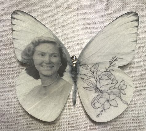 Another beautiful Memory butterfly off to her new home! #etsy shop: Silk Butterfly Memorial Gift personalise with your own image. Wedding | Funeral | Keepsake | Anniversary #griefmourning #personalisedgift #inlovingmemory #sympathygift #inmemoryofmum #butterfly #butterflygift Memorial Keepsake Ideas Diy, Butterflies Crafts, Memorial Service Decorations, Memorial Crafts, Sympathy Card Sayings, Butterfly Memorial, Memorial Quotes, Diana Memorial, How To Make Butterfly