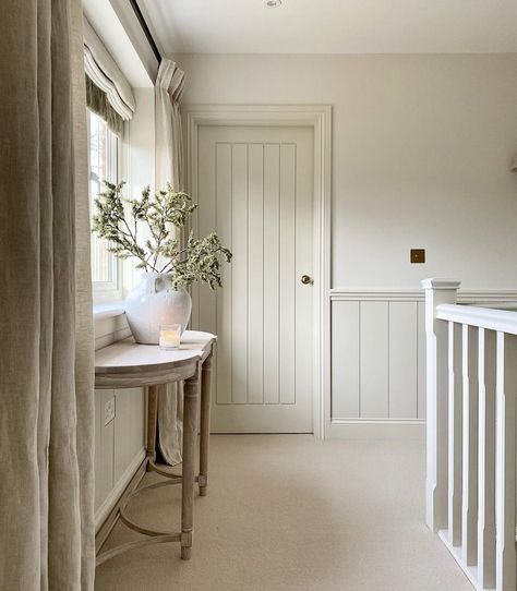 Country Cottage Hallway, Hallway Wall Colors, Cottage Hallway, Rustic Country Homes, Cottage House Interior, Neutral Curtains, Happy Saturday Everyone, Gal Meets Glam Collection, Thatched House