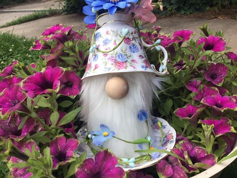 Kristy's Craft Room - Craft Sharing Group | Practicing my tea cup gnomes Tea Cup Gnomes Instructions, Gnome Tea Cups, Tea Cup Gnomes Diy, Teacup Gnomes, Tea Cup Gnomes, Yea Cup, Tea Cups Diy, Gnome Crafts, Teacup Crafts