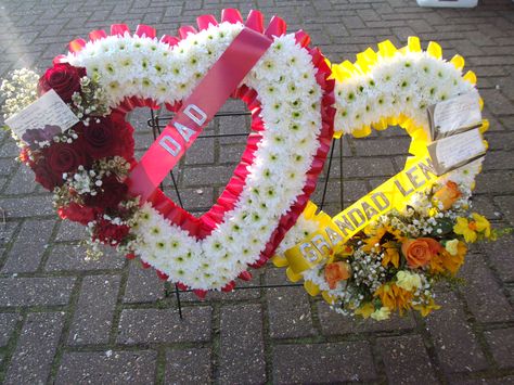 Gravesite Decorations, Grave Flowers, Flower Arrangements Simple, Heart Wreath, Black Wallpaper Iphone, Double Heart, Husband And Wife, Flowers Diy, Dia De Muertos