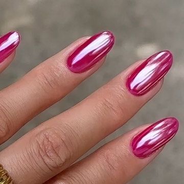 Fuchsia Nails, Red Ombre Nails, Pink Nail Colors, Pink Chrome Nails, Chrome Nails Designs, Formal Nails, Pink Chrome, Stylish Nails Designs, Glitter Gel Nails