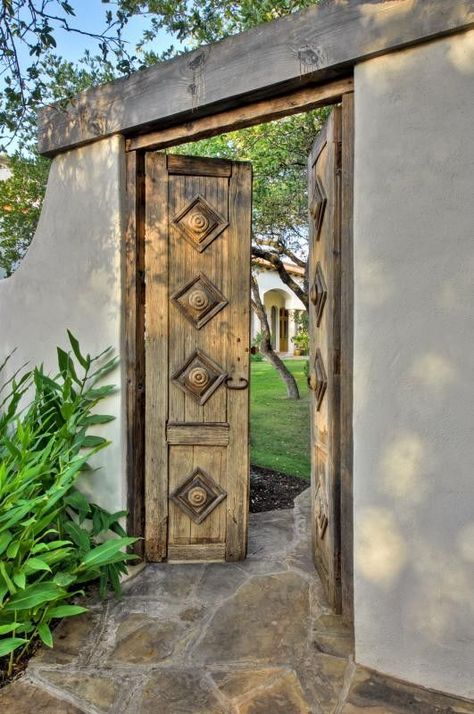 Spanish Style Bathrooms, Spanish Hacienda, Stucco Walls, Mediterranean Home Decor, Spanish Style Home, Spanish Style Homes, Mediterranean Decor, Hacienda Style, Casa Exterior