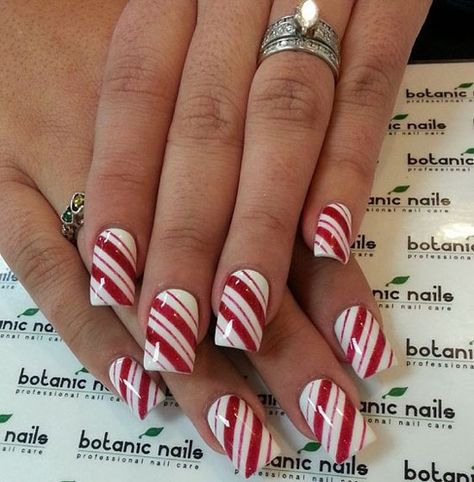 Simple Christmas Nail Art Designs – All About Christmas Botanic Nails, Pailin, Candy Cane Nails, Holiday Nail Designs, Christmas Nails Easy, Easy Nails, Christmas Nail Art Designs, Holiday Nail Art, Christmas Nails Acrylic