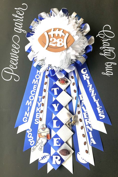 Lavernia Grizzlies Football Garter, Team Spirit Crafts, Unique Homecoming Mums, Homecoming Decorations, Homecoming Signs, Homecoming Mums Senior, Homecoming Spirit Week, Toddler Football, Cheer Photography