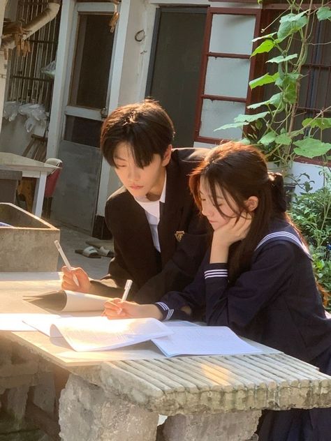 if you could see the sun | ann liang | alice and henry | romance book aesthetic Couples Studying Together, Alice Sun, Romance Book Aesthetic, Ann Liang, Henry Li, High School Couples, High School Love, High School Romance, Sun Aesthetic