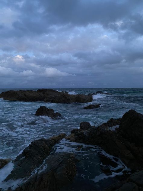 Ocean Asthetic Picture, Dark Blue Beach Aesthetic, Dark Sea, Anime Photo Profile Dark, Ocean At Night, Sea Photo, Light Blue Aesthetic, Sea Witch, Blue Beach