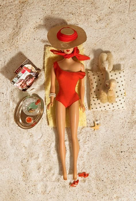 Pool Barbie, Barbie Doll Party, Vintage Barbie And Ken, Barbie Photoshoot, Barbie Beach, Barbie Pics, Spa Girl, Barbies Pics, Iconic Duo