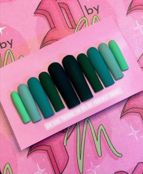 Teal Green Ombre Nails, August Gel Nails, Friendship Nails, Darker Nails, Bright Fall Nails, Green Gradient Nails, Color Block Nails, Bright Nail Designs, Green Gradient