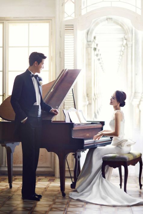 Piano Photoshoot, Piano Wedding, Piano Photography, Piano Pictures, Wedding Korea, Music Photoshoot, Pre Wedding Poses, Fabulous Wedding, Wedding Engagement Photos