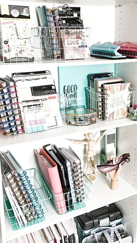 using wire baskets to organize your Happy Planner collection by mambi Design Team member Liz Nielson | me & my Big ideas Teenage Room Decor, Diy Rangement, Bilik Idaman, Dorm Room Organization, Organisation Hacks, Hiasan Bilik, Diy Casa, Hemma Diy, घर की सजावट