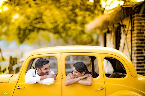 Pre Wedding Photoshoot Props, Photography Indian, Pre Wedding Photoshoot Outfit, Indian Couple, Wedding Photoshoot Props, Pre Wedding Shoot Ideas, Pre Wedding Photoshoot Outdoor, Indian Wedding Couple Photography, Wedding Photoshoot Poses