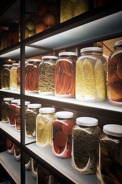 CORRIDOR JAR DISPLAY Buffet Food Display, Pickled Fruit, Food Storage Rooms, Food In Jars, Jar Display, Canning Food Preservation, Pickle Jar, Pizza Bar, Kitchen Organization Pantry