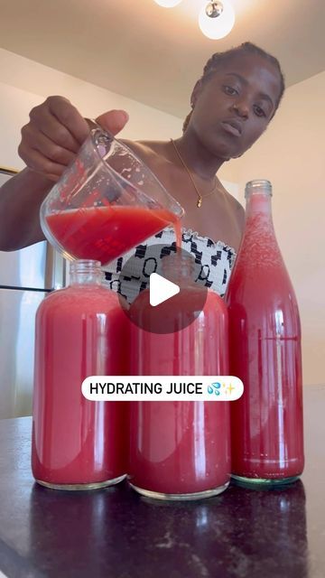 Miss Bianca 🇨🇲✨ on Instagram: "Health is wealth, a saying that’ll forever hold truth ✨  Saying goodbye to watermelon season as I share my favorite and most hydrating juice. The blend is simple:  1 seeded watermelon 🍉  3-4 cucumbers (~1/4 watermelon per cucumber) ~1/2 cup of tart cherry juice (I added this to only one of my bottles)  I used a blender (linked in my Amazon storefront) and strained the pulp, although a juicer will get the job done as well.   Remember to live in the present today. Take care of yourself 🫶🏾  #holistichealth #holisticnutrition #healthylifestyle #healthyrecipes #healthy #juicingrecipes #viralposts #juicing #locstylesforwomen #fruits #explorepage #homemadejuice #naturalhealing" Watermelon Juice Recipe Healthy, How To Make Juice In A Blender, Cucumber Watermelon Juice, Homemade Watermelon Juice, Watermelon Detox Juice, Juicing Watermelon Recipes, How To Make Watermelon Juice, Watermelon And Pineapple Juice, Juicing Watermelon