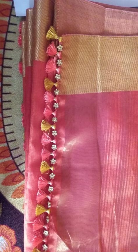 Saree Knots Designs, Saree Kongu Mullu Designs, Kongu Mudulu Designs, Saree Knots, Kuchulu Designs, Saree Kutch, Pallu Designs, Saree Kuchulu, Chudithar Neck Designs