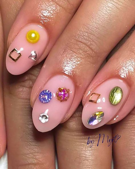 💎 For these nails, we aimed for a variety of gems, as if they were spilling out of a treasure chest! 💎 Guess which one are the hand-drawn gems I added! 😄 We have different gems that are perfect for your next Press on Nails! DM me and let me know what kind you want 🤩 Liefs! Customer hands @manalaissa ✨ #treasurenails #gemnails #diamondnails Diamond Treasure, Pink Gem, Gem Nails, Nails Pink, Diamond Nails, Gel Nail Designs, Treasure Chest, Mani Pedi, Gem Stone