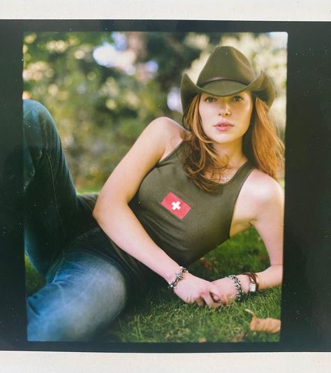 158.4k Likes, 1,465 Comments - Laura Prepon (@lauraprepon) on Instagram: “Love the excuse of a #Halloween costume, but that was not the case with this ‘90s cowgirl moment.…” Hollywood Photoshoot, 90s Cowgirl, Alex Vause, Laura Prepon, Orange Is The New Black, Riding Helmets, New Black, Halloween Costume, Hollywood