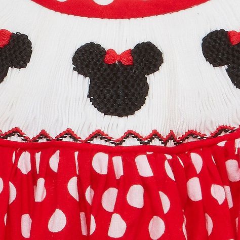 Smocked Baby Girl Dresses, Minnie Mouse Birthday Theme, Smocking Plates, Minnie Birthday Party, Smocking Patterns, Smocked Dresses, Disney Embroidery, Minnie Birthday, Red Romper