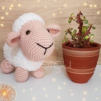 Amigurumi Lovely Sheep Free Pattern – Free Amigurumi Baby Lovie, Crochet Craft Fair, Crochet Sheep, Amigurumi Animals, Amigurumi Elephant, Free Amigurumi Patterns, Crochet Tutorials, Interesting Ideas, Amigurumi Free