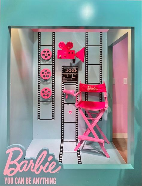 Barbie Movie Set Design, Barbiecore Closet, Themed Airbnb, Barbie Posters, Barbie Room Decor, Girly Backgrounds, Barbie Film, Film Box, Selfie Museum